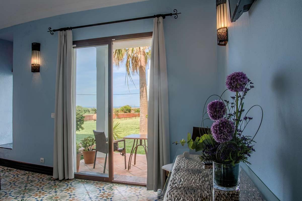 Apartamentos Turisticos Bahia De Trafalgar Zahora Eksteriør billede