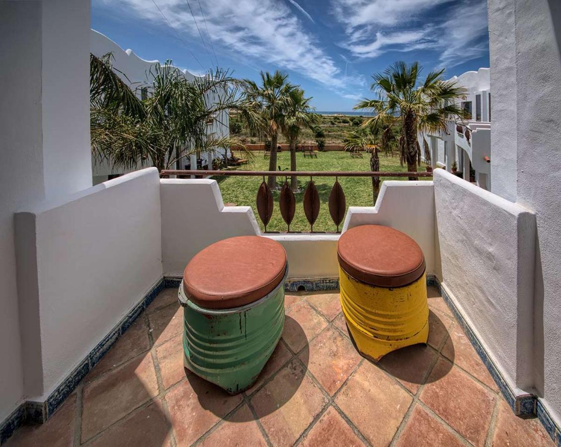 Apartamentos Turisticos Bahia De Trafalgar Zahora Eksteriør billede