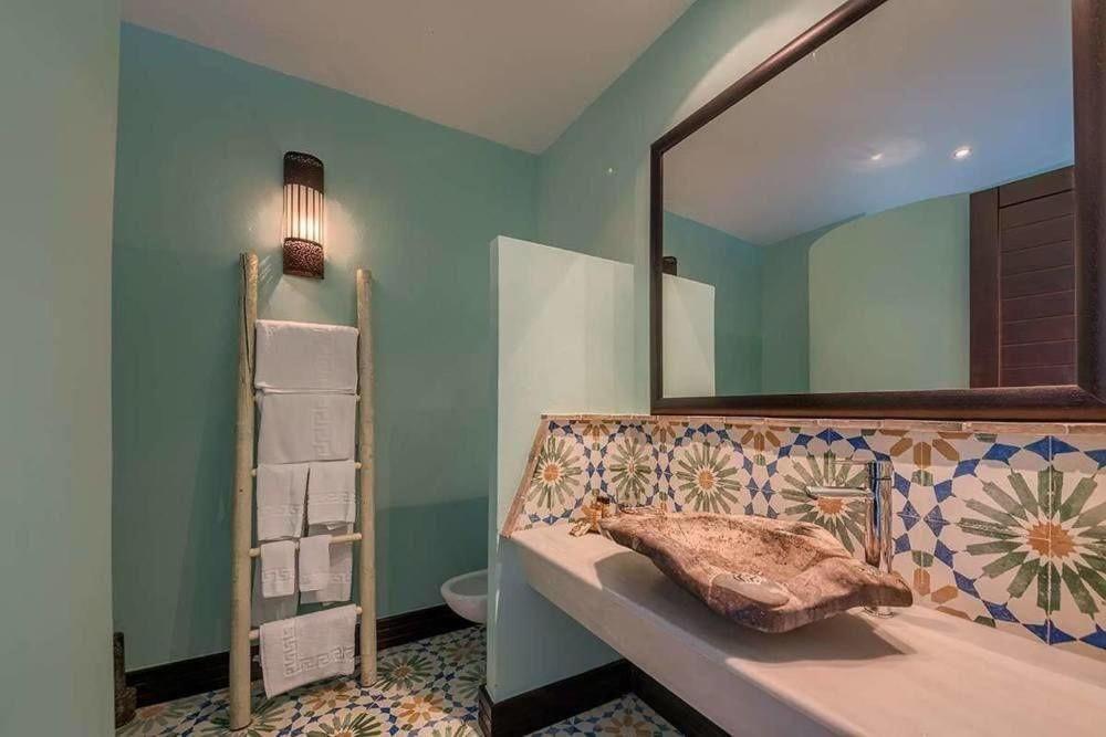 Apartamentos Turisticos Bahia De Trafalgar Zahora Eksteriør billede
